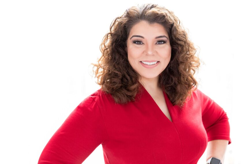 Headshot of Celeste Headlee